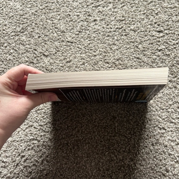 Legends & Lattes Travis Baldree NYT Bestseller Paperback - Picture 4 of 9